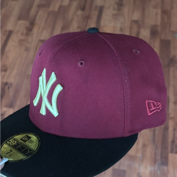 2016 Yankees Hat - Picture 2 of 3